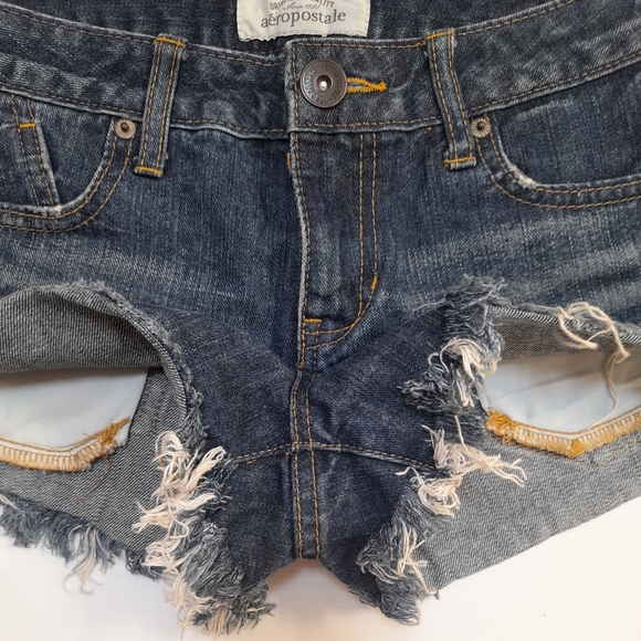 ● AEROPOSTALE | CUT OFF & PAINT DOTS SHORT - Picture 9 of 16